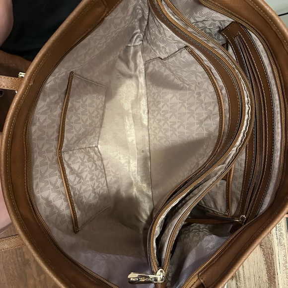 Tan Michael Kors tote - Picture 4 of 4